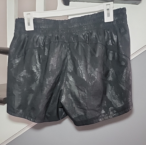 ATHLETA Racer Run Shorts Womens Med Black Pull-On Activewear Lined Workout - Picture 3 of 5